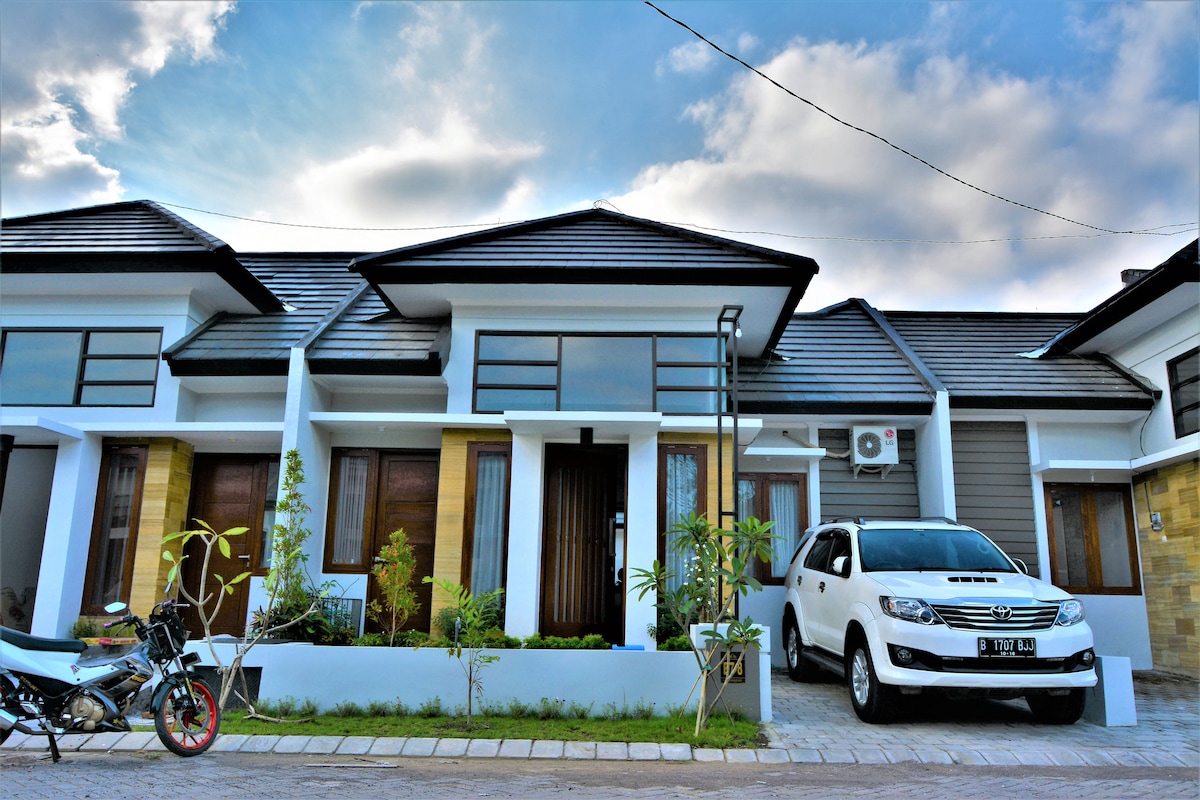 RANIA 's HOUSE of LOMBOK