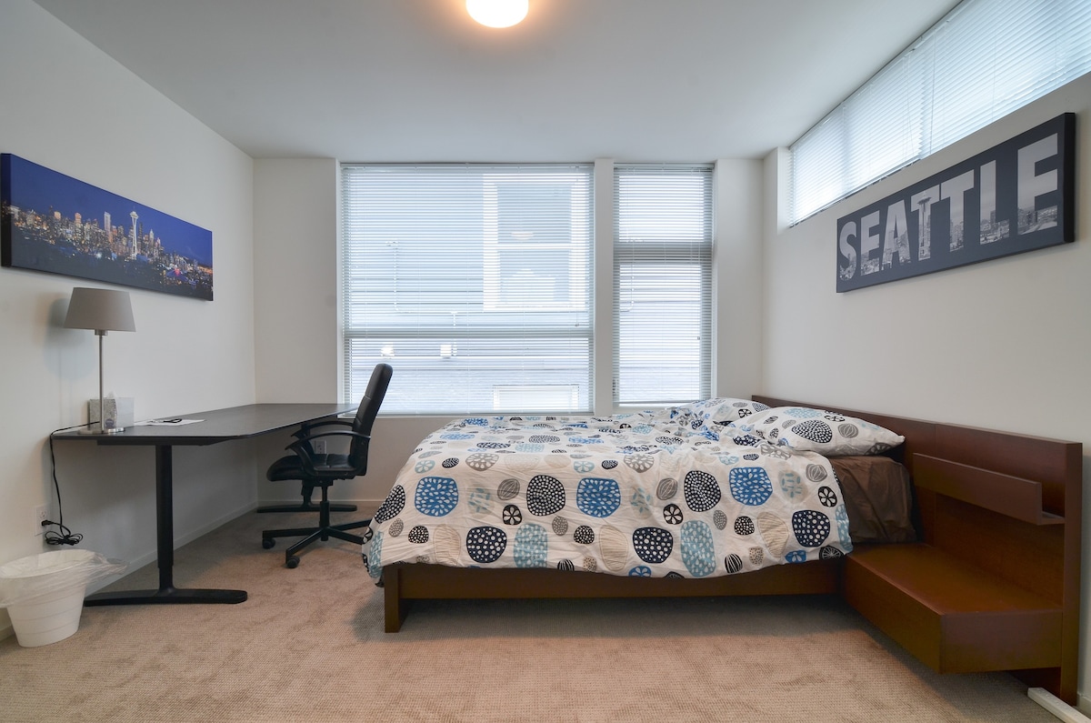 Private Room in Townhome near Capitol Hill