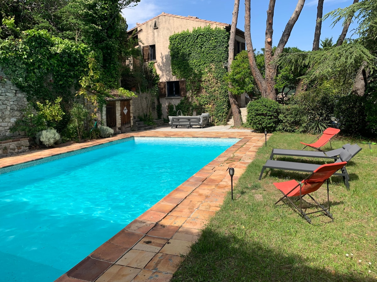 Villa avec piscine en Drôme Provençale