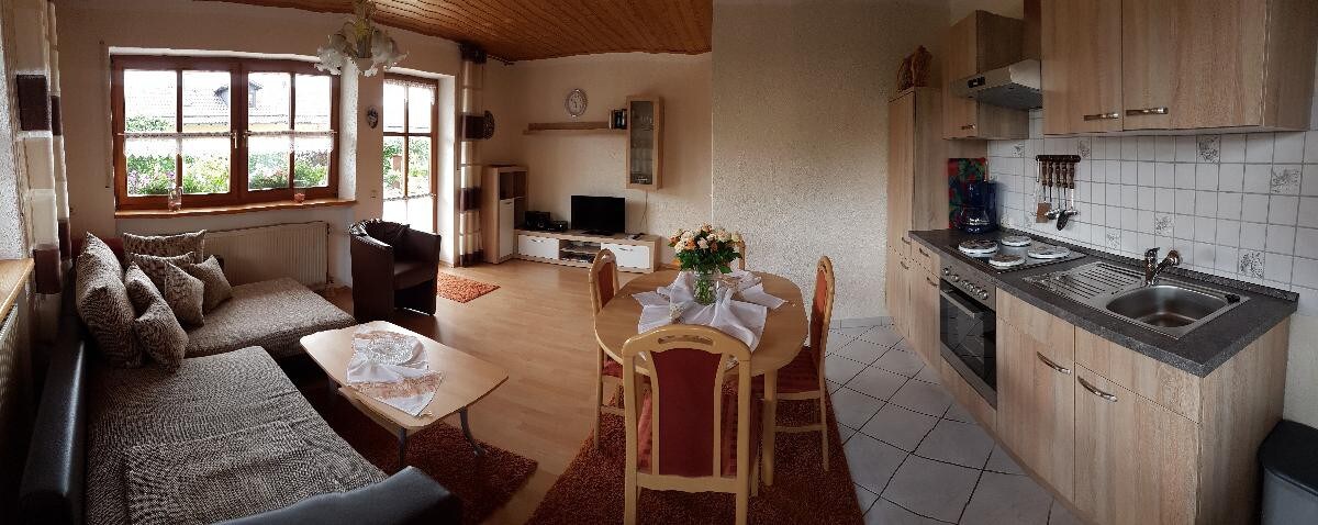 Ferienwohnungen Kasparbauer (Regen), Ferienwohnung Typ 3 (50qm) mit Terrasse und Küchenzeile