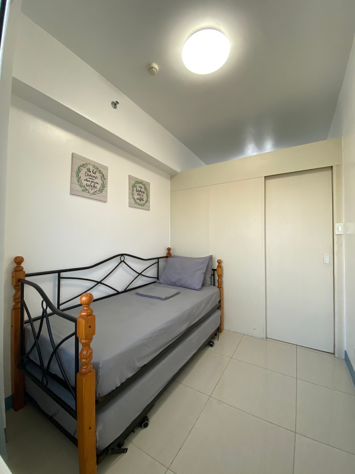 舒适的2卧室公寓@ South Residences Las Pinas (831)
