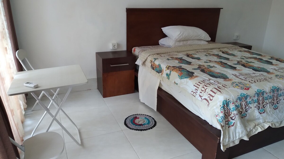 Backpaker room B at Sanur beachside