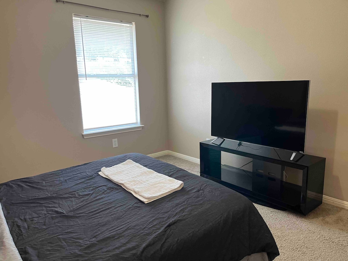 Cheerful Room in Round Rock Austin (#3)