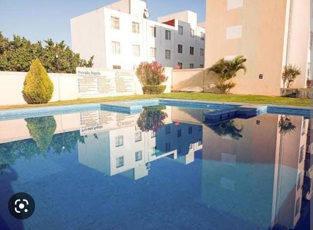 Depto. residencial con alberca, primer nivel,