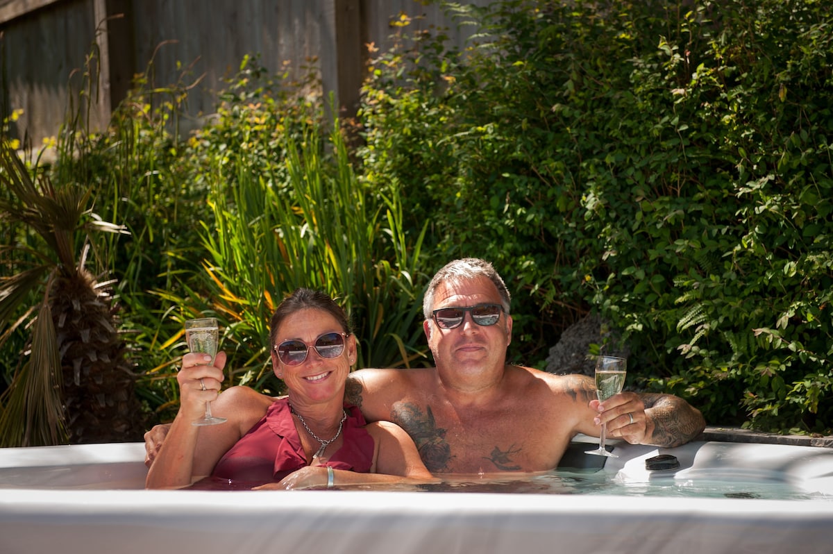 The Orangery & The Old Stables with Spa Hot Tub