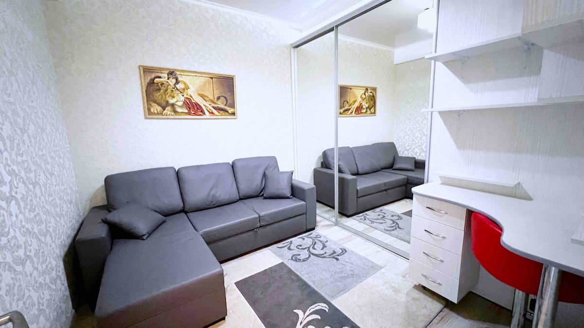 Apartament de lux cu 2 camere si living