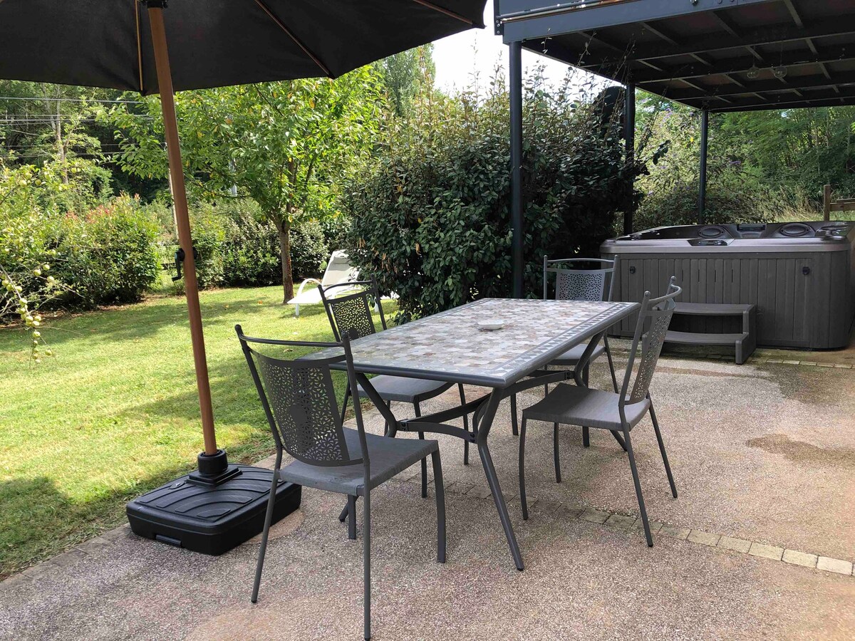 En pleine nature, Piscine+Jacuzzi à 5min de Sarlat