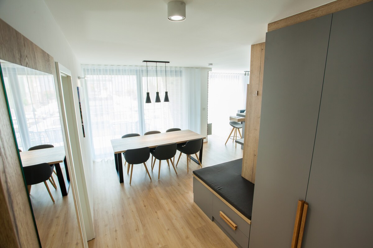 3室公寓–新，明亮，现代，位于市中心，全新，明亮，位于市中心， 301