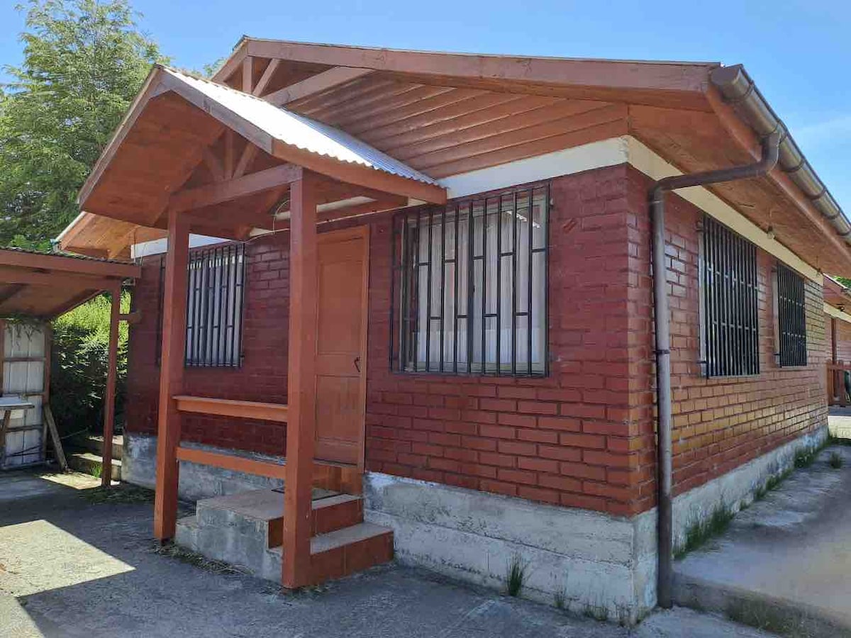 Cabaña económica en la playa de pucura