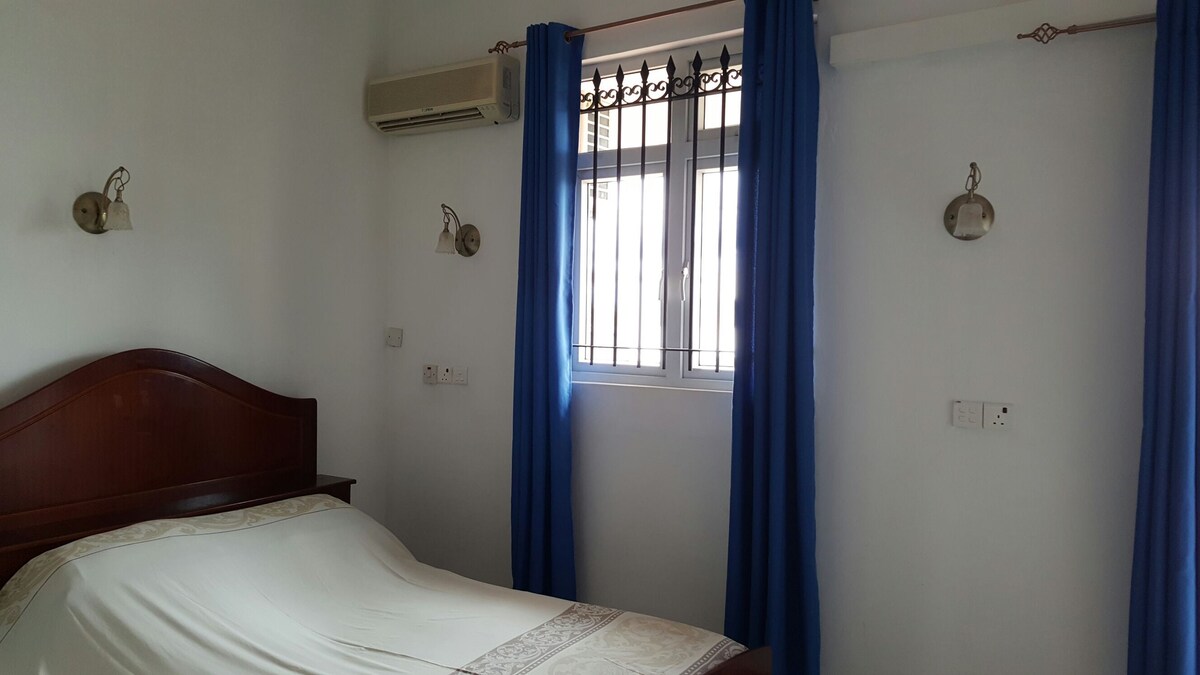Rent apartment for 1-2 persons at Mon Choisy beach