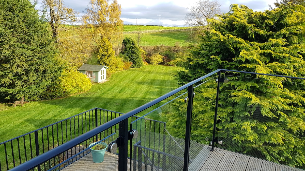 The Loft @ Tullybeagles, Bankfoot, Perthshire。