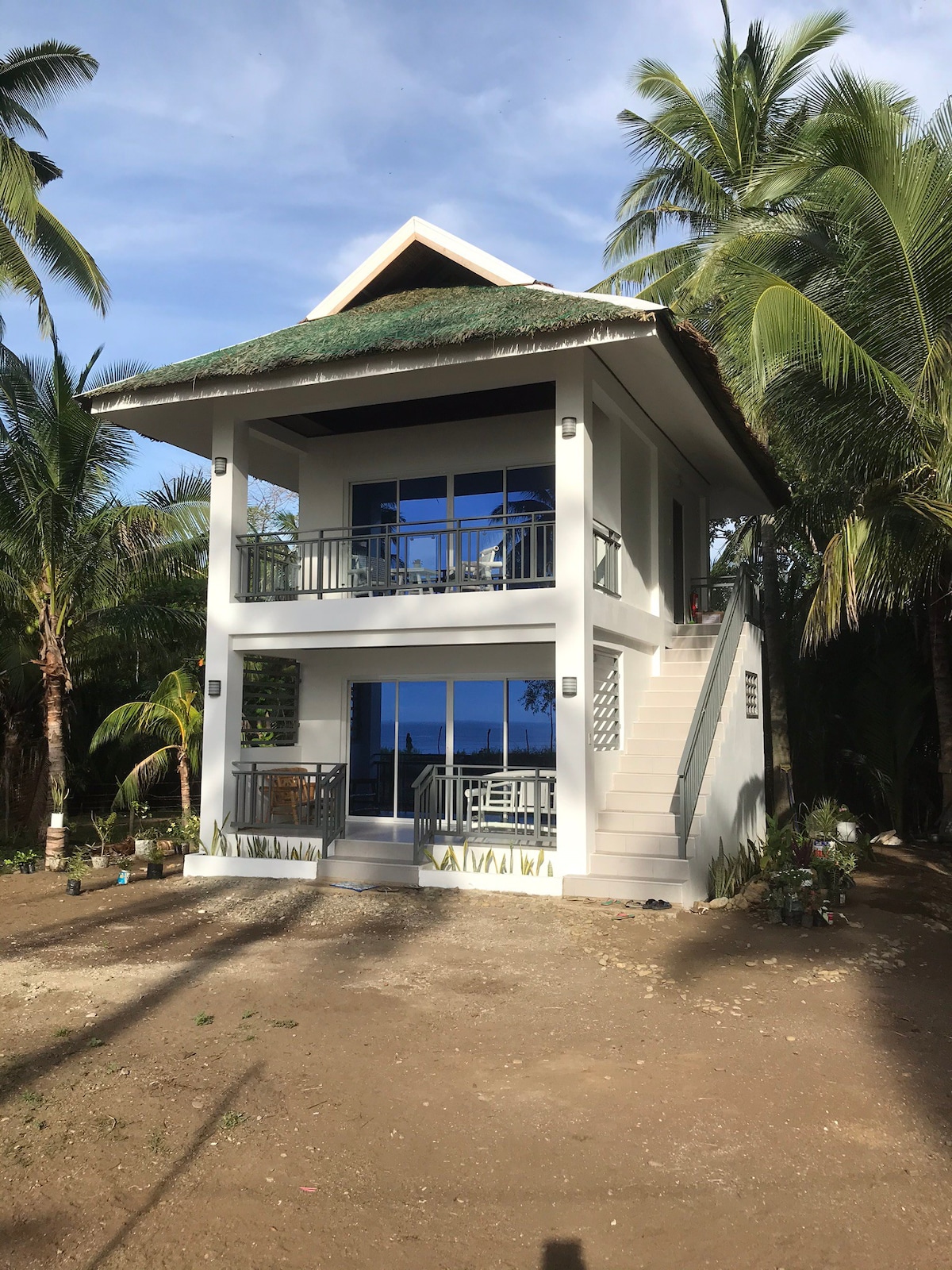 Nanay 's Beach House & Gardens （顶层公寓）