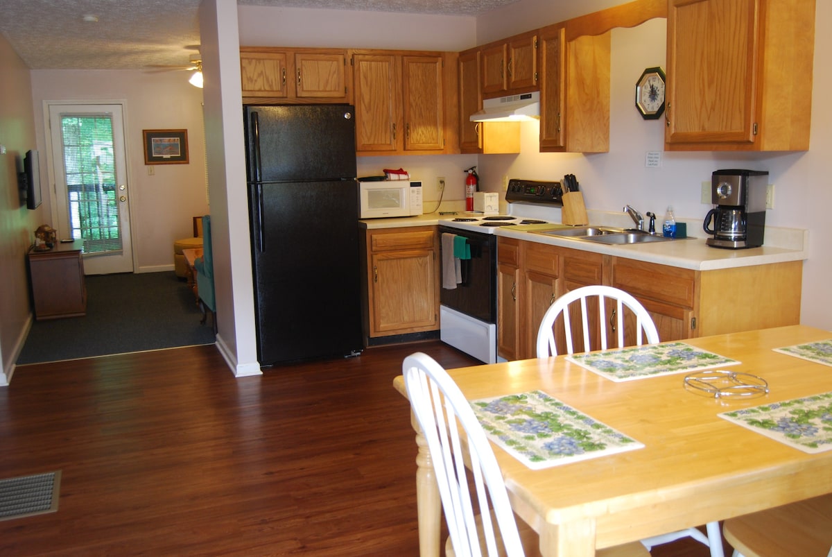 2-Bedroom Cabin@LakePointe Resort-no cleaning fee!