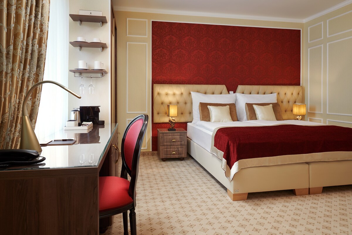 Deluxe Room in Honour and Grace Hotel