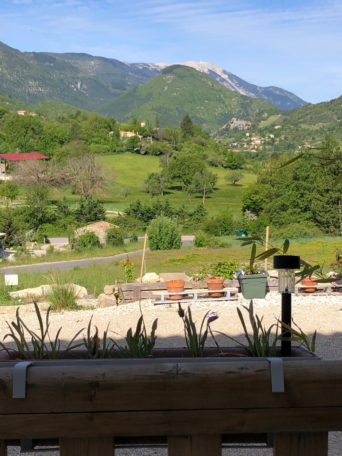 Adorable duplex long séjour, vue sur Ventoux.