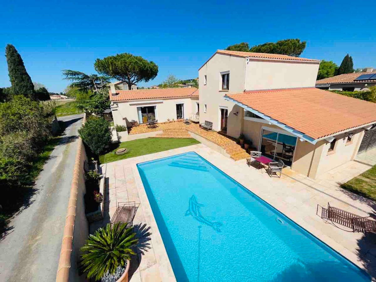 Annexe des Pins - studio with swimming pool