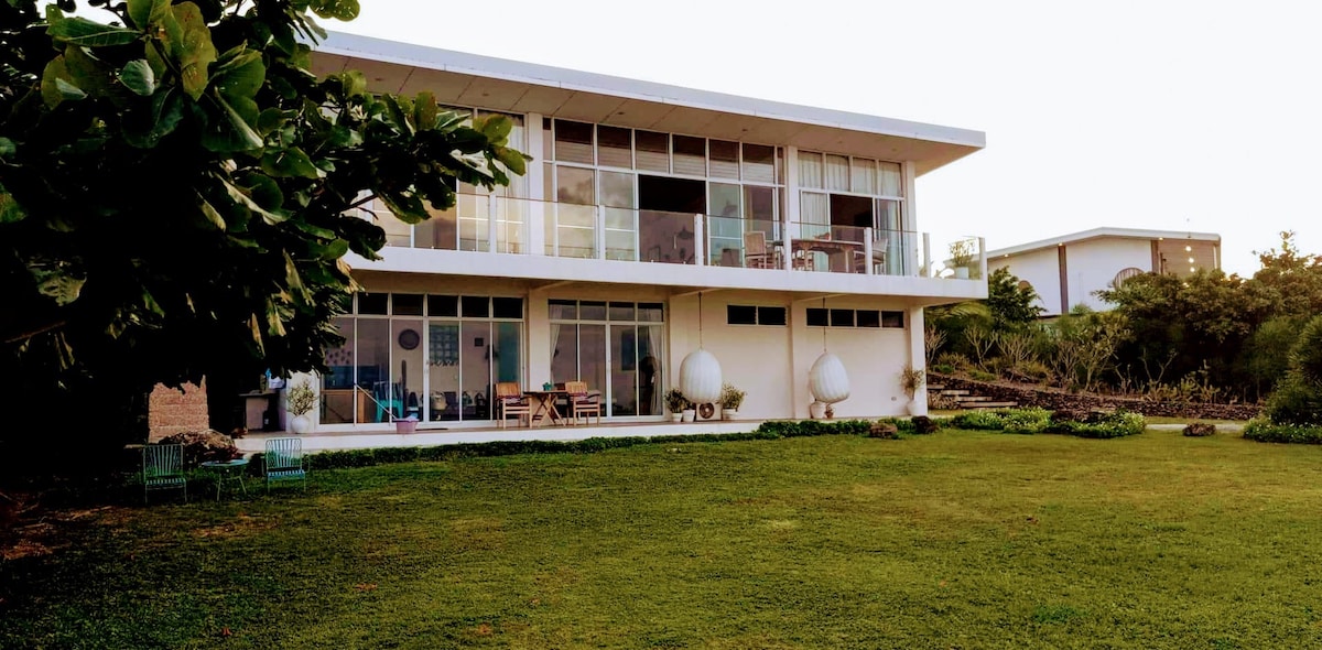 Endless Panorama: Seaside Clifftop Heaven