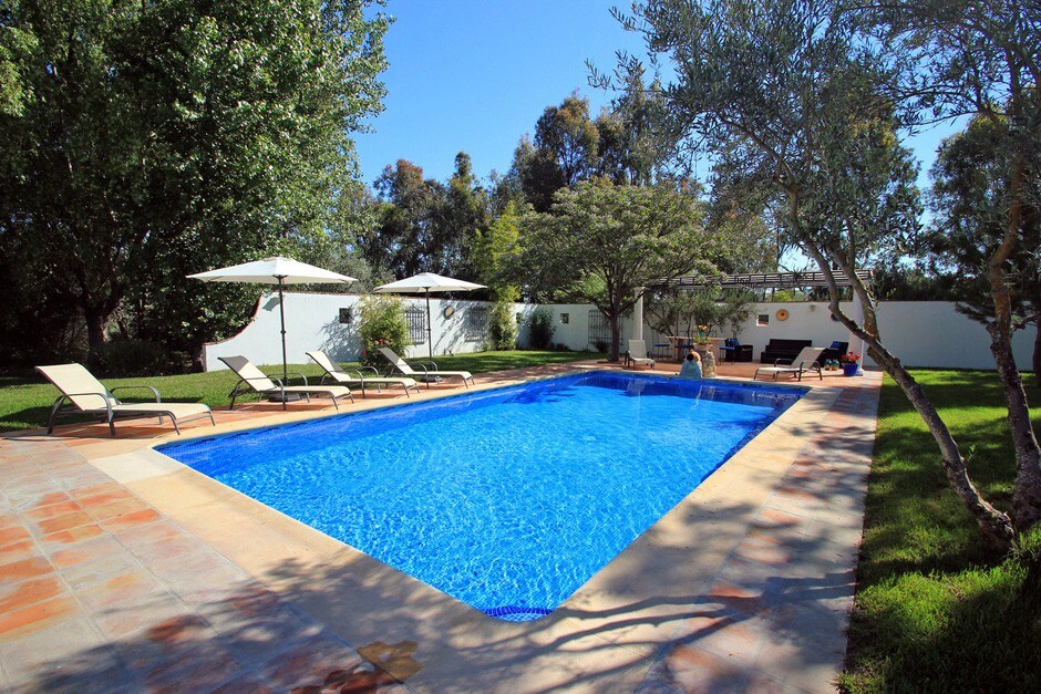 朗达附近的洛斯奥利沃斯别墅（ Villa Los Olivos ）和私人泳池