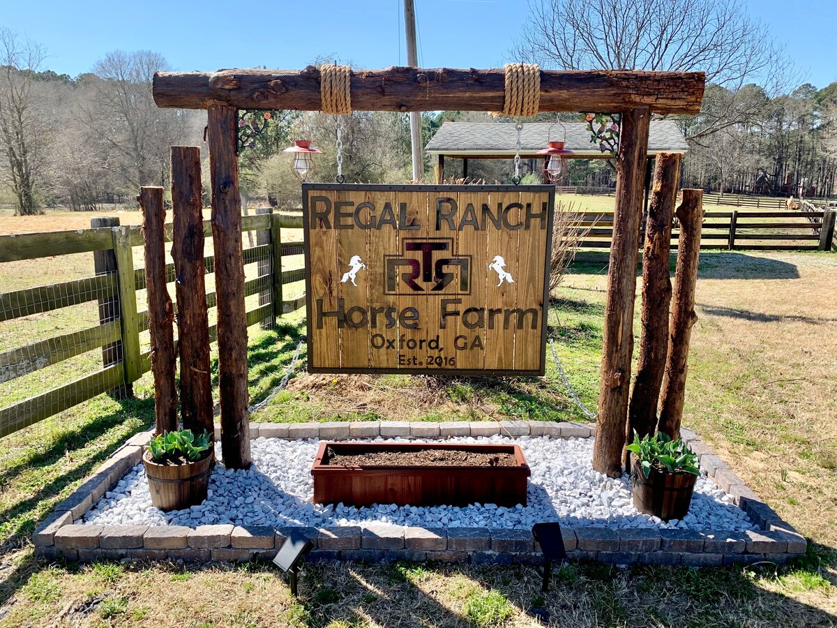 Regal Ranch Retreat * Dog & Horse Friendly *