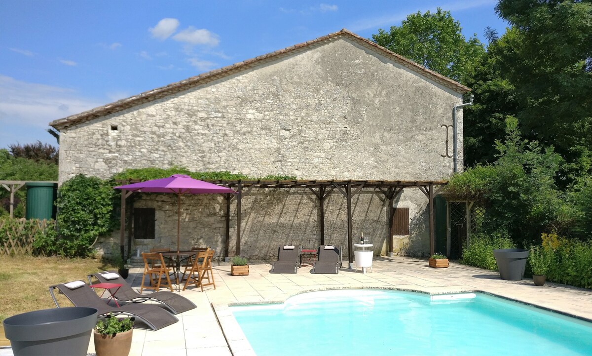 Joséphine: Cottages de Garrigue. Stylish Dordogne.