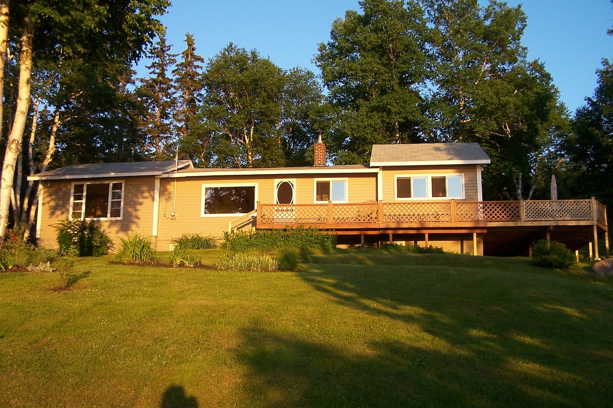 布雷顿角岛大狭窄附近的小屋