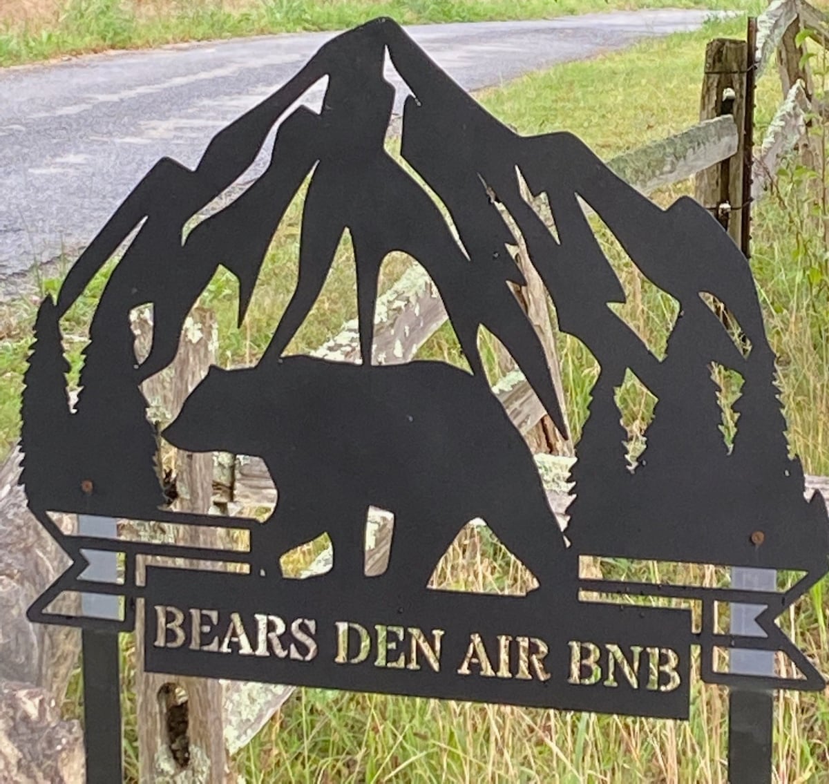 Bear 's Den Airbnb