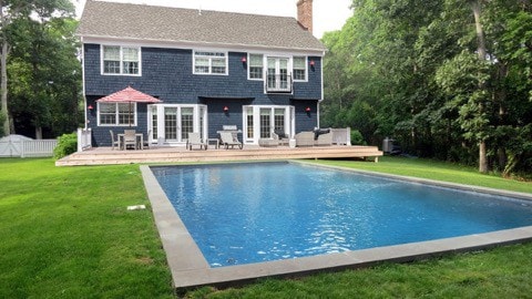 令人惊叹的Central E. Hampton Home ，带泳池。