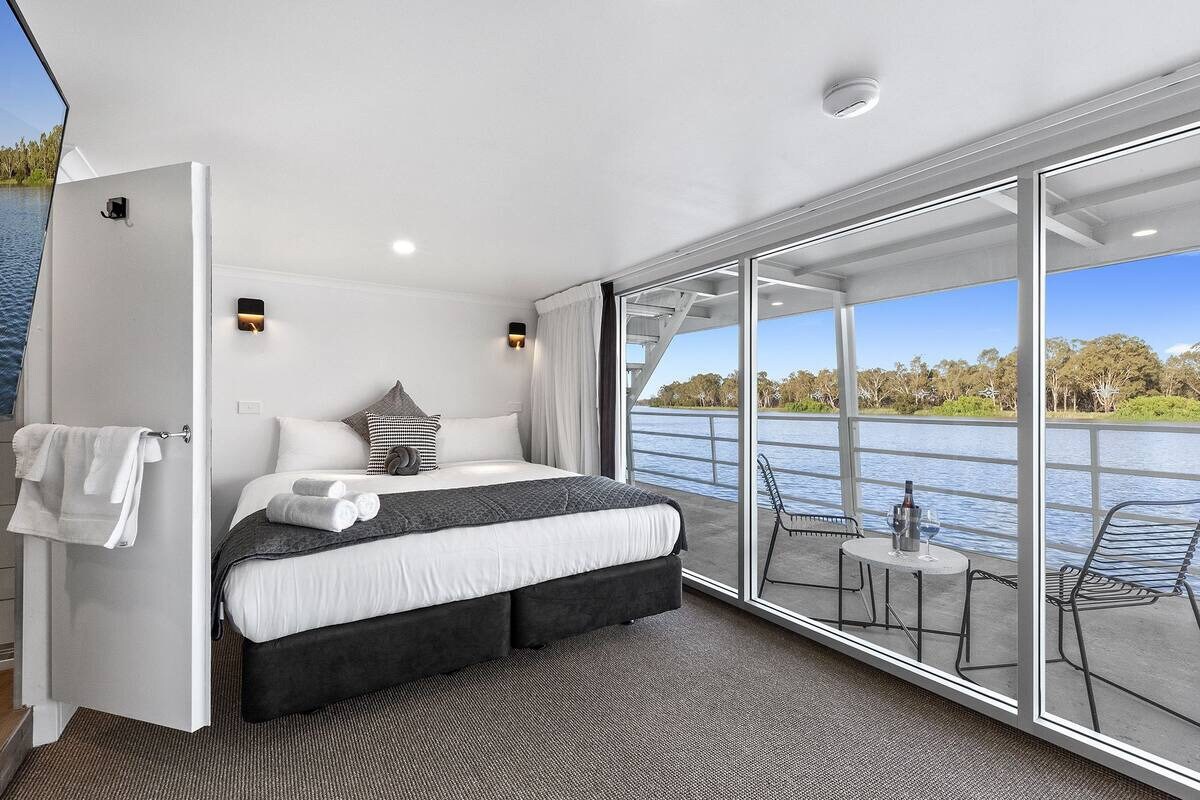 Murray River Queen - Lower Deck River View Room