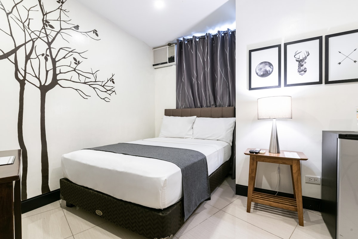 现代单间公寓和Artemis Place Makati酒店