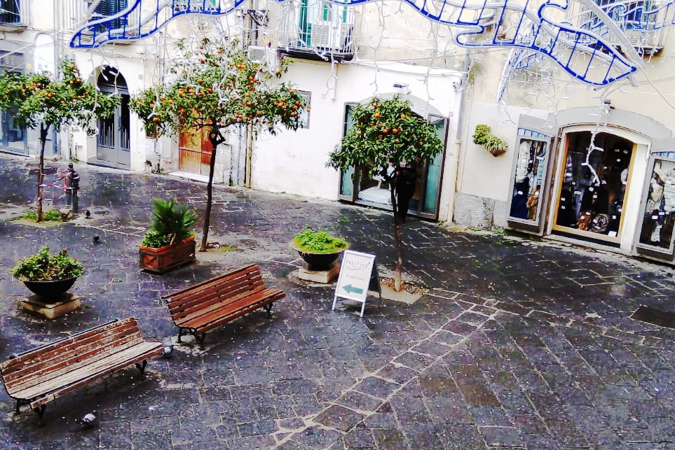 Salerno centro vicino alla Stazione e al mare