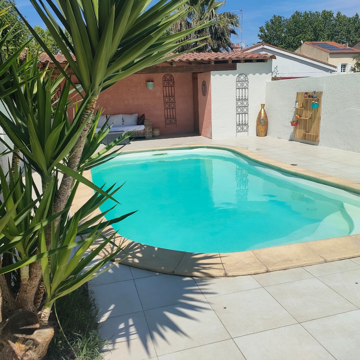 Maison chaleureuse avec piscine