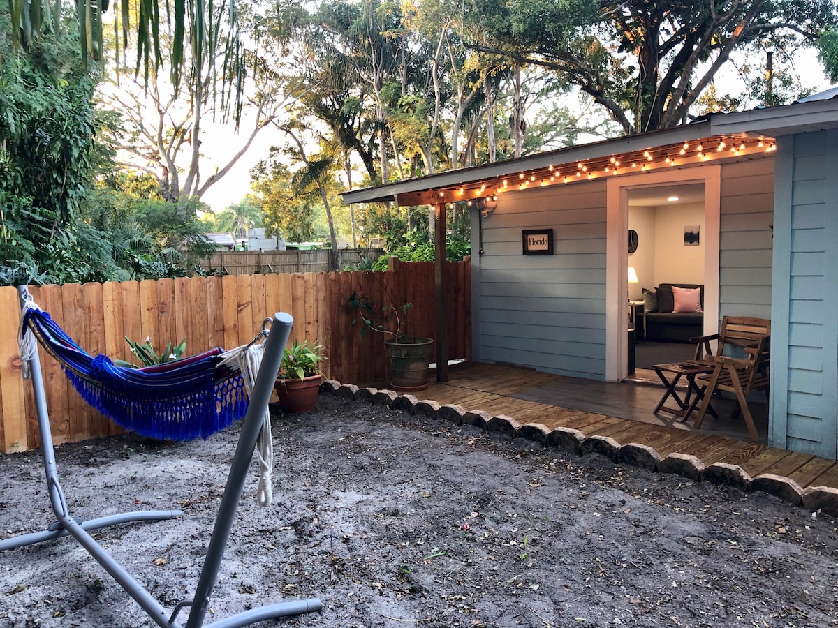 Charming Central Orlando Home w Private Yard Porch