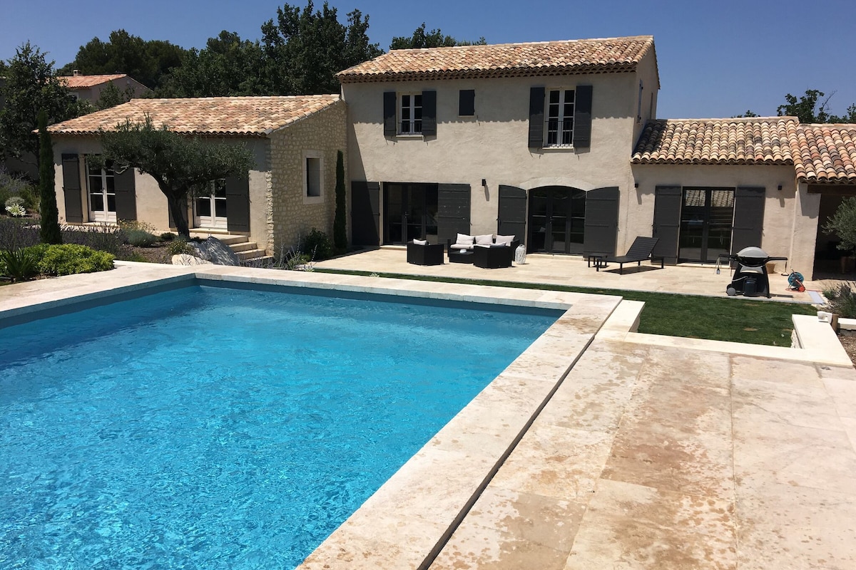 Holiday home near Saint-Rémy-de-Provence