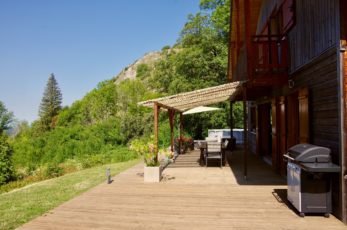 Chalet au calme (avec une vue !)