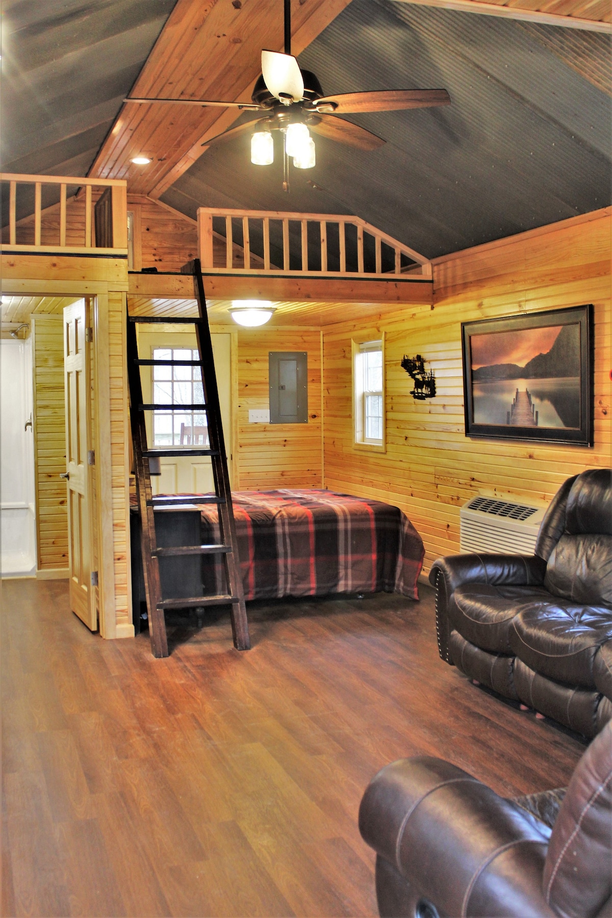 Hillside Cabin # 2 Annapolis, MO Black River