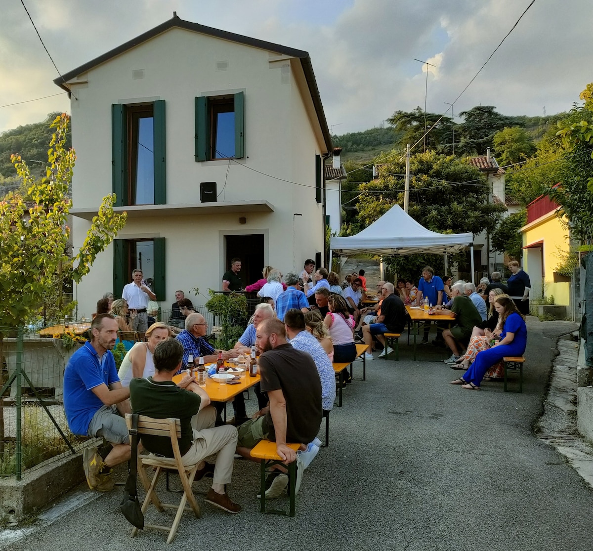 Borgo Barozzi 20 - casa nel borgo, tra i colli