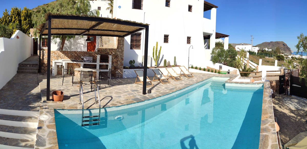 Casa Las Negras ，私人泳池和海景。