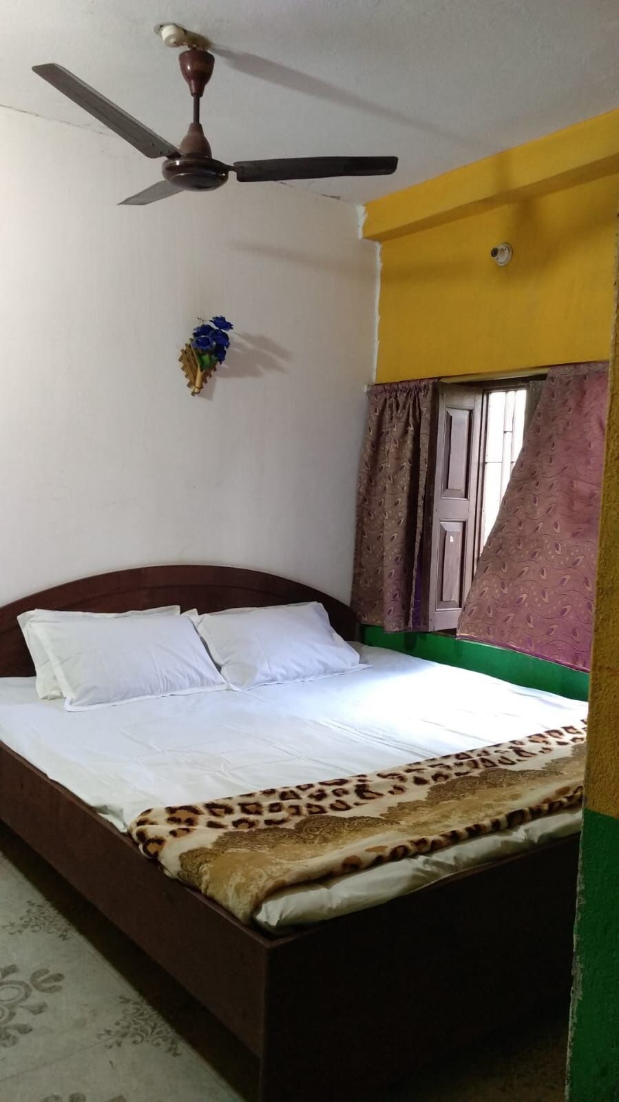 可爱的20间卧室酒店，在拉克索尔火车站附近提供免费无线网络。