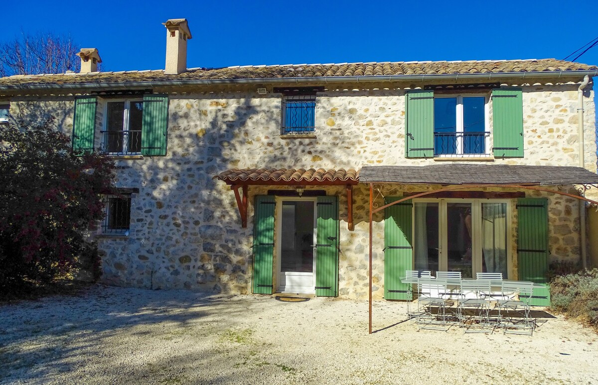 Gîte lou baïto au coeur de la Drôme provencale