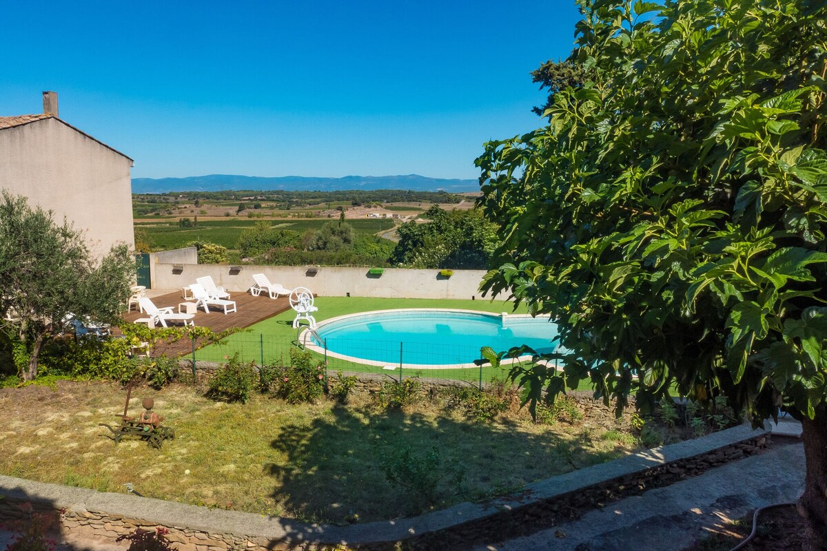 Cosy holiday home with swimming pool