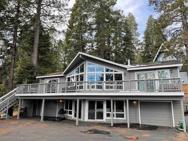 Lake Almanor Country Club的民宿