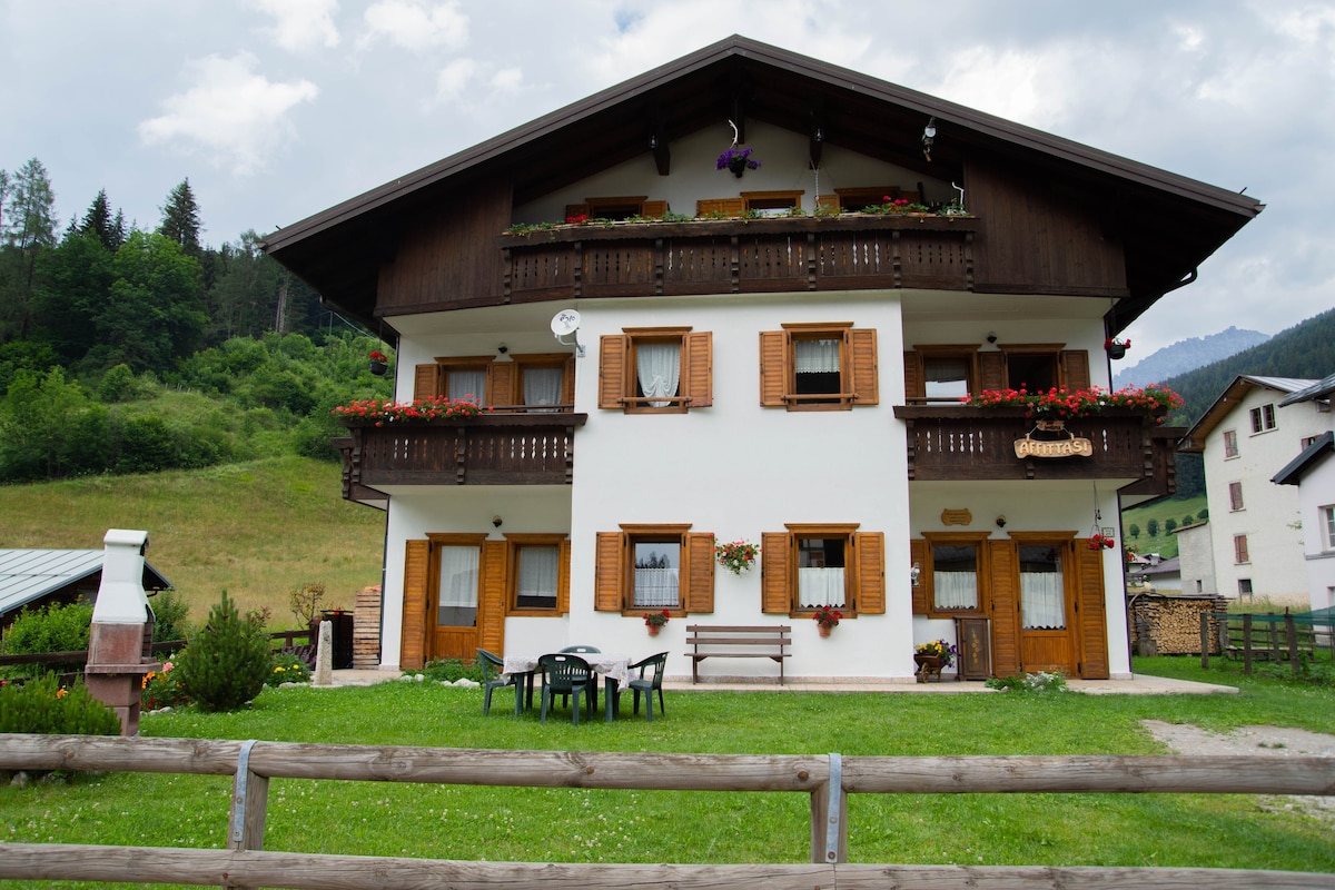 Nonno Giacomino: Dolomiti Unesco app. Casa Sabry