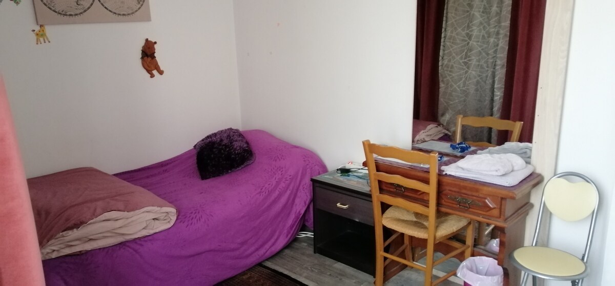 Chambre femme seule uniquement 100% féminin (n°1)