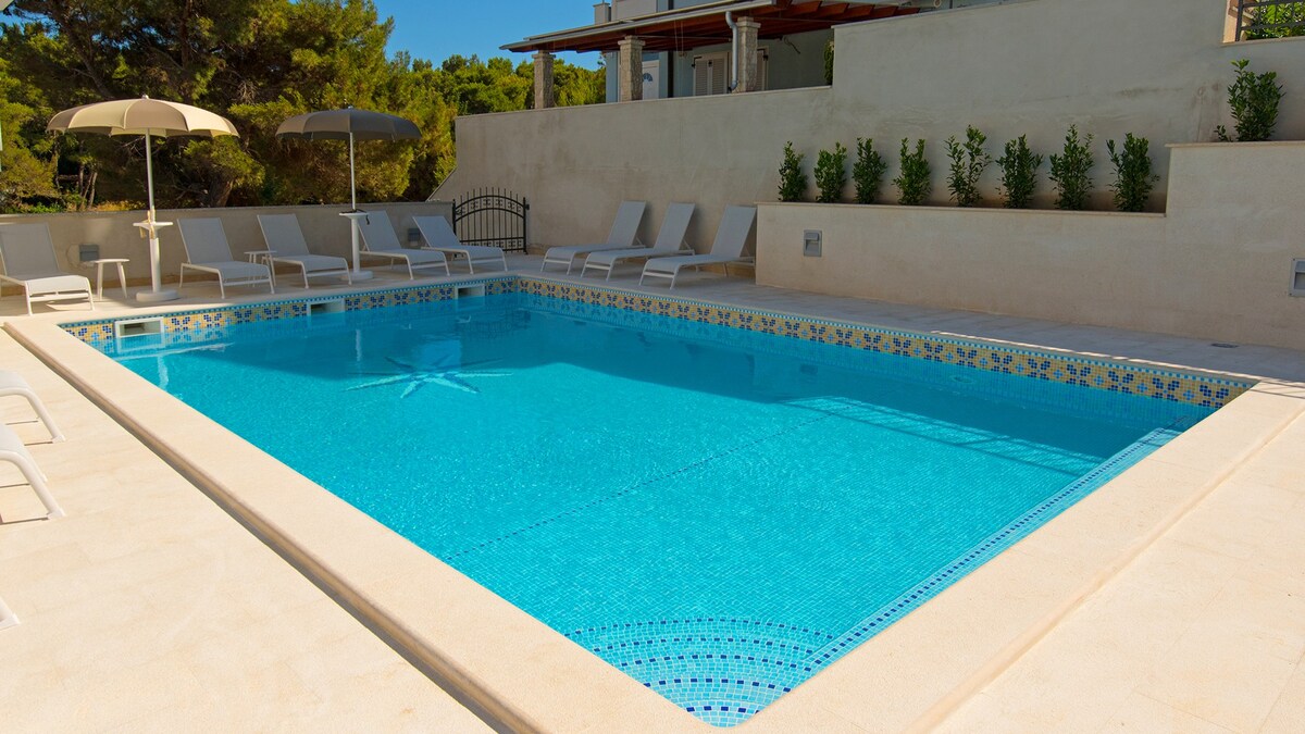 蓬塔蓝公寓酒店-带泳池，距离海滩350米