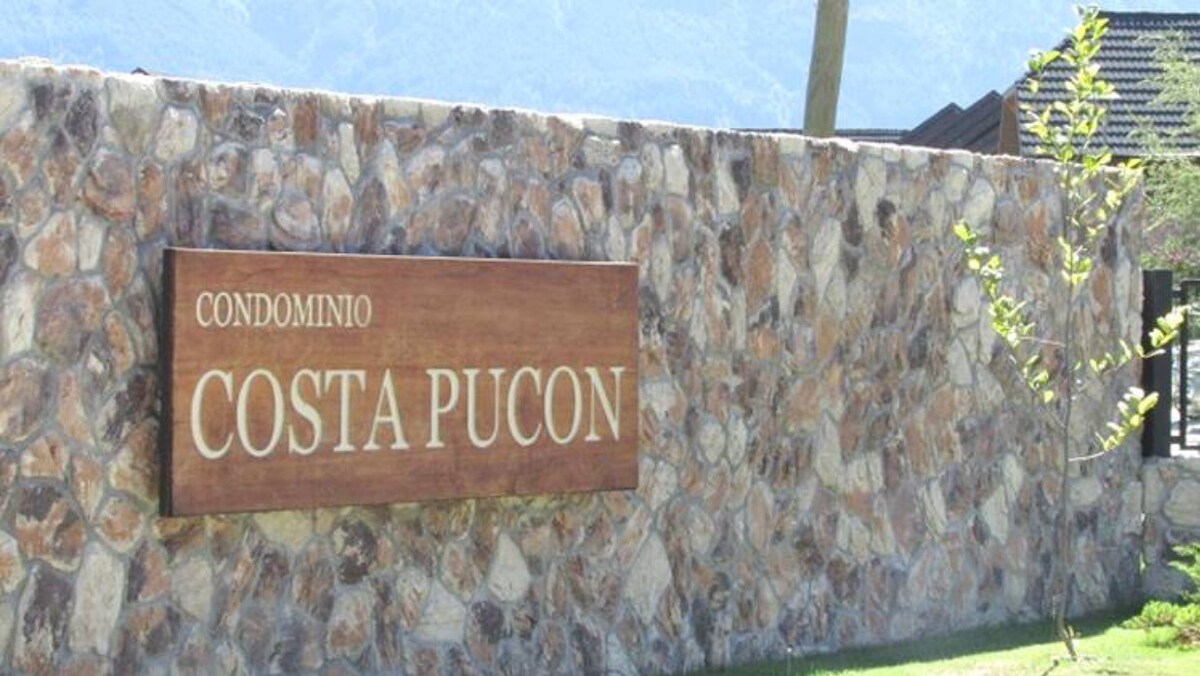 Condominio Costa Pucón, a pasos del lago.