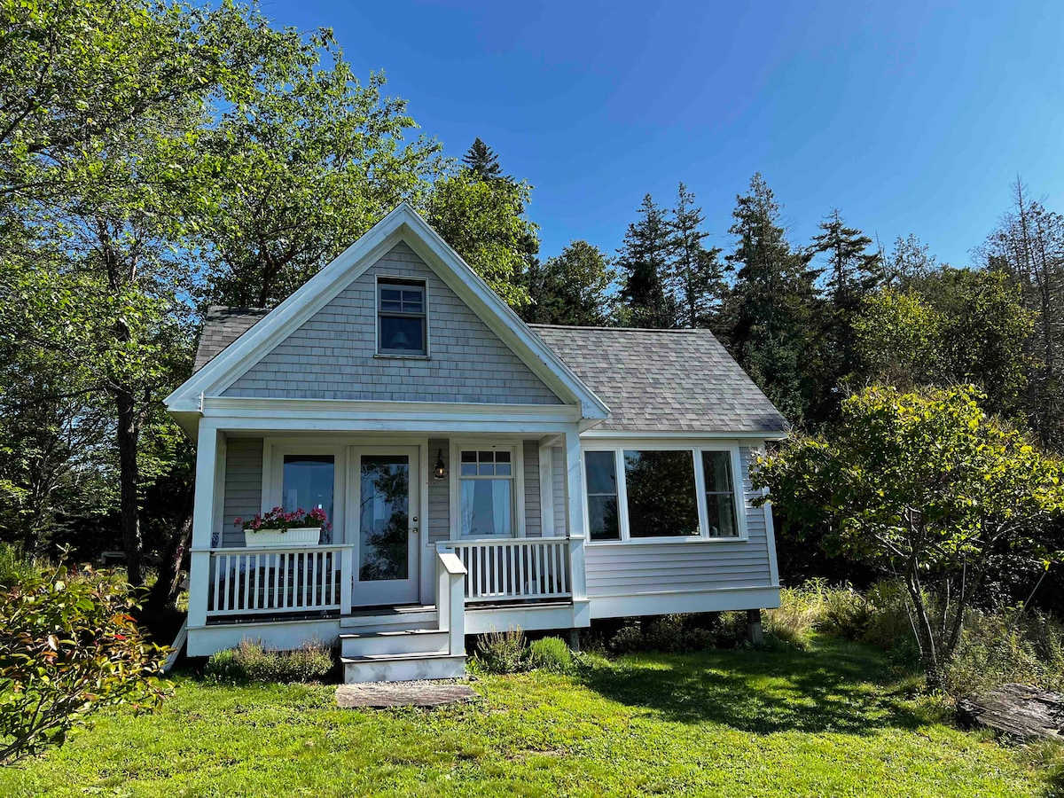 Islesboro Island Oceanfront Cottage