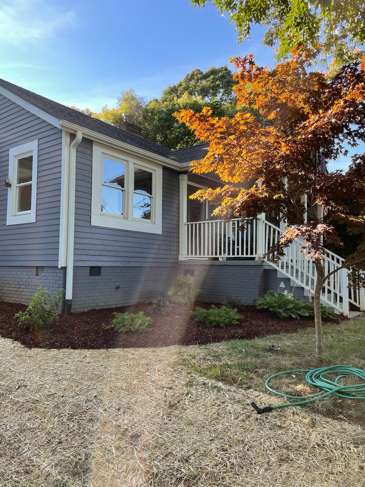 Cheerful 3-Bedroom Bungalow with Pool