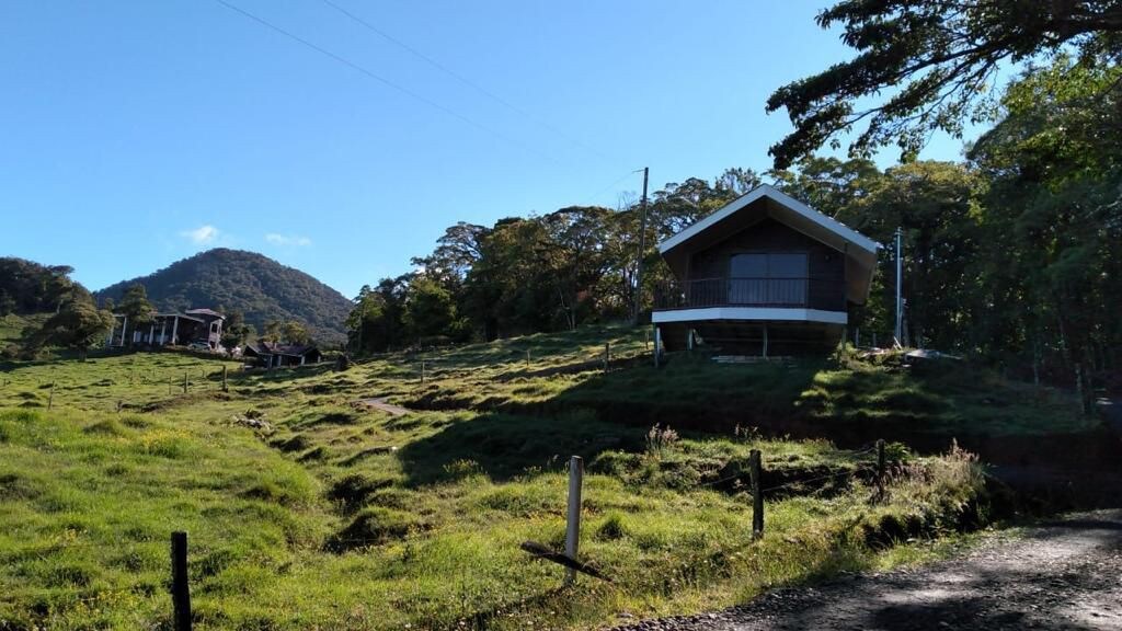 梦幻山小木屋