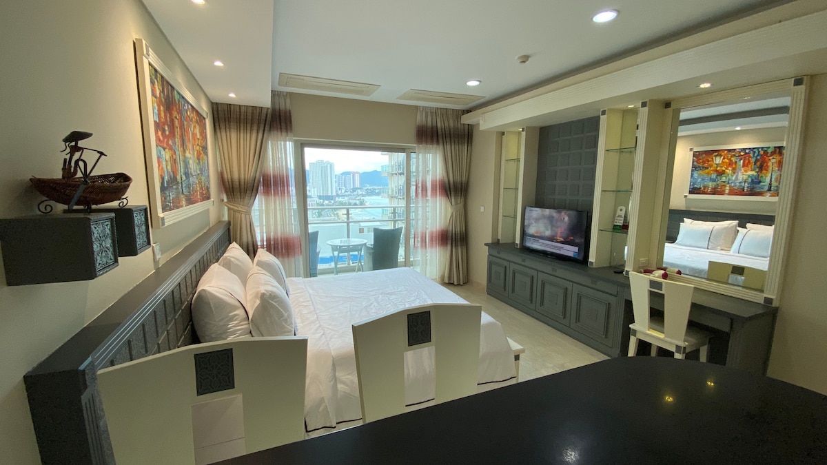 Balcony Seaview, Beachfront Condo, Tran Phu NTC 5*