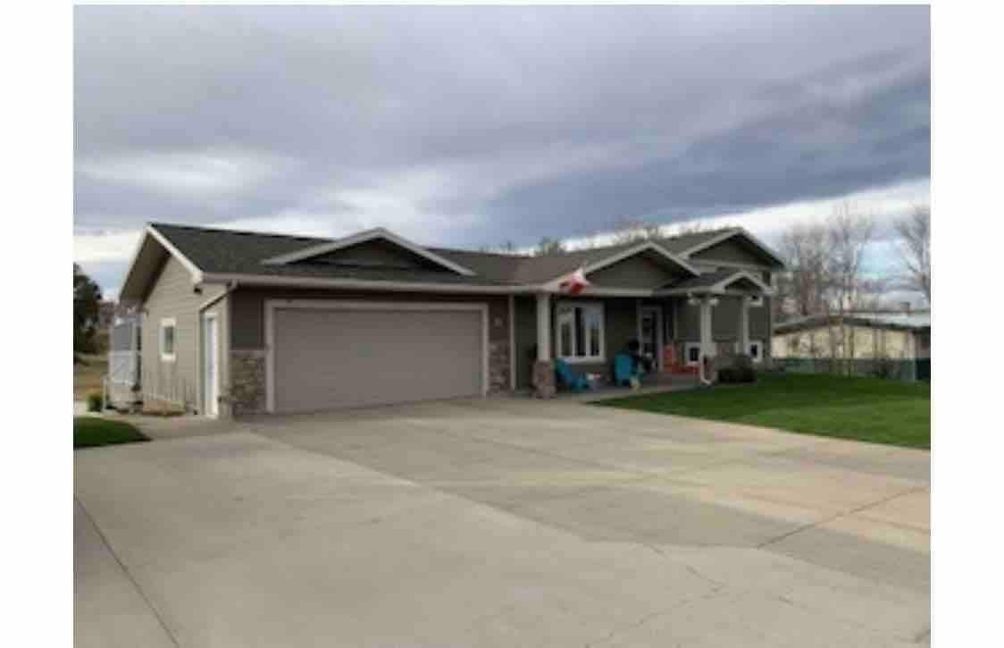 Cardston Hilltop House, fully renovated 4 bedroom